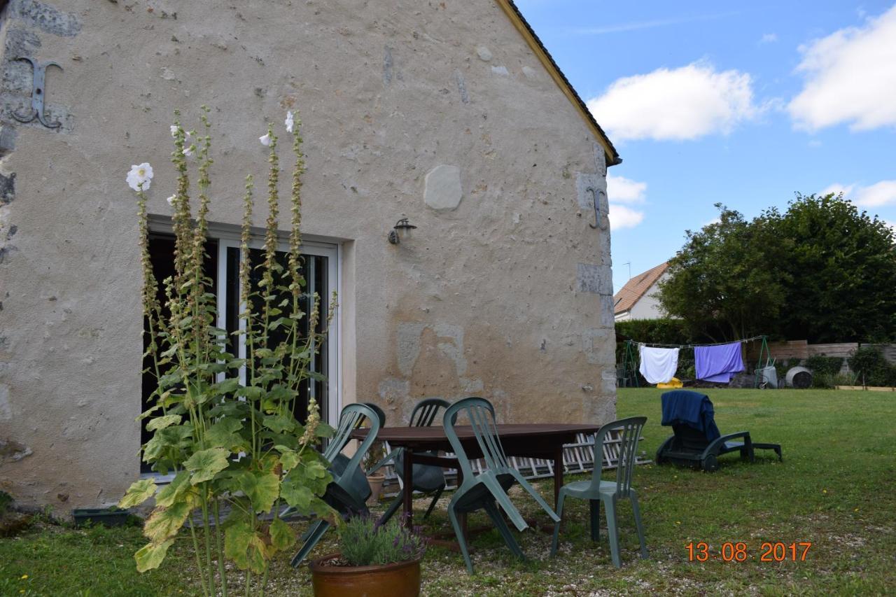 Bed and Breakfast Au Calme Houssay  Esterno foto